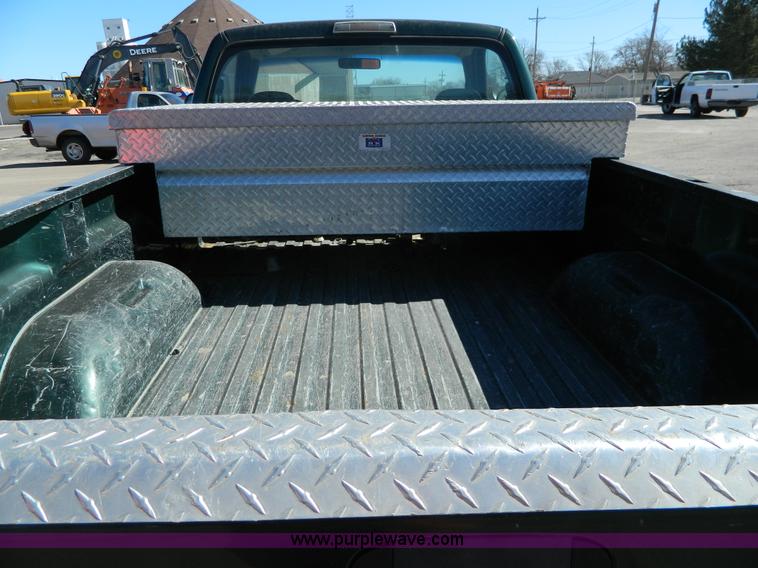 image for item G7694 2001 Dodge Ram 1500 pickup truck