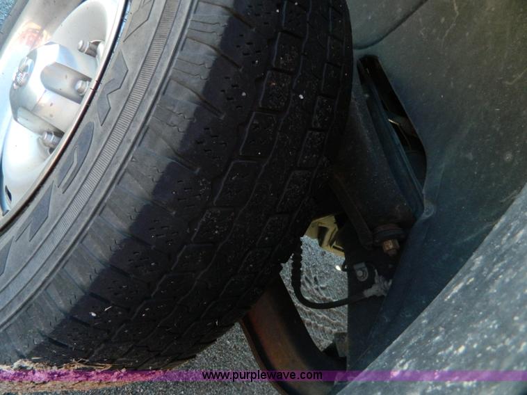 image for item G7694 2001 Dodge Ram 1500 pickup truck