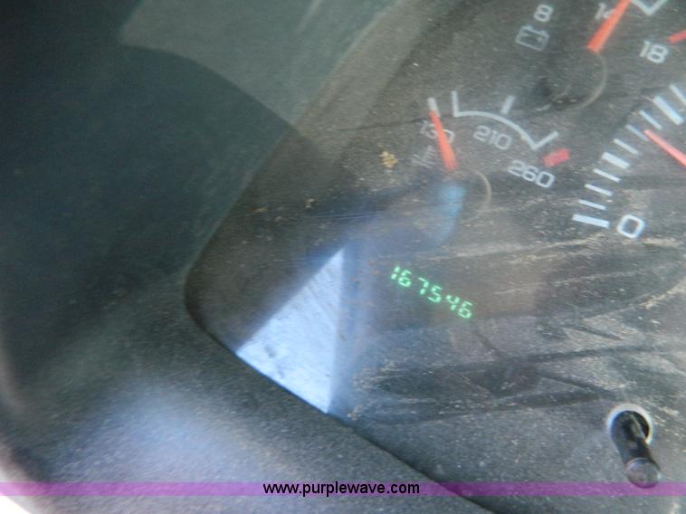 image for item G7694 2001 Dodge Ram 1500 pickup truck