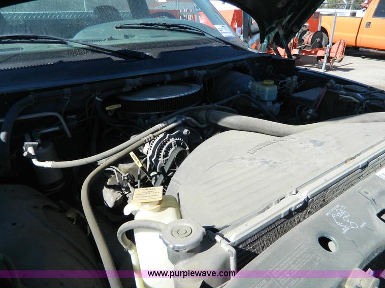 image for item G7694 2001 Dodge Ram 1500 pickup truck