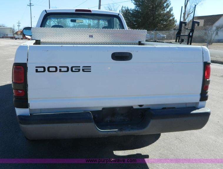 image for item G7695 2001 Dodge Ram 1500 pickup truck