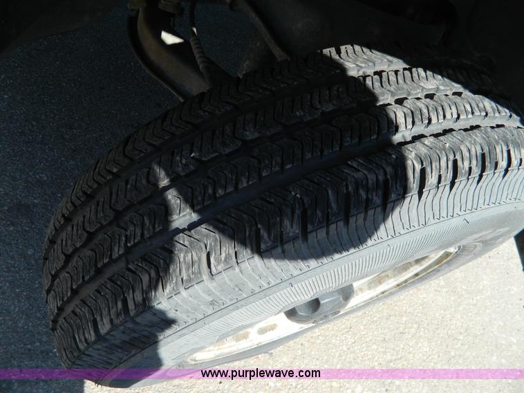 image for item G7695 2001 Dodge Ram 1500 pickup truck