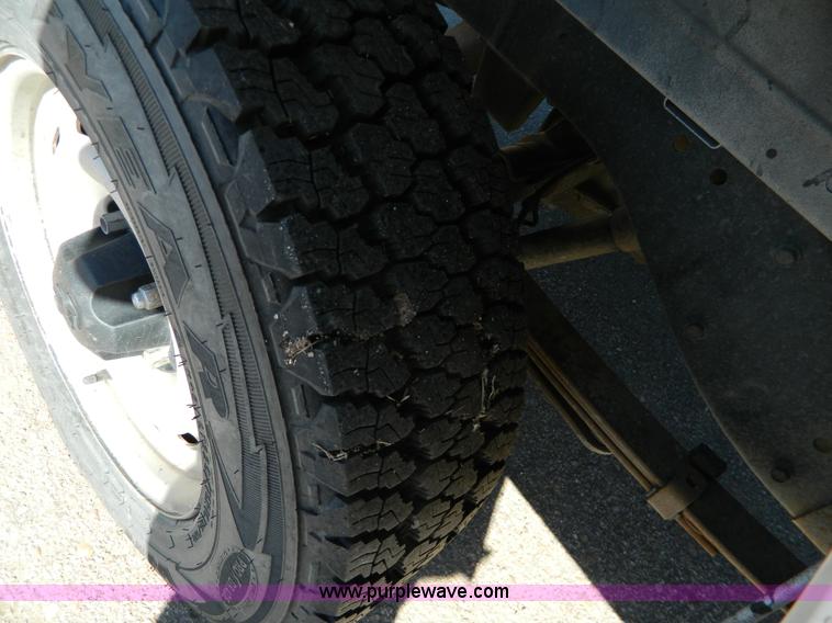 image for item G7695 2001 Dodge Ram 1500 pickup truck