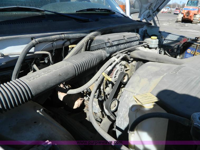 image for item G7695 2001 Dodge Ram 1500 pickup truck