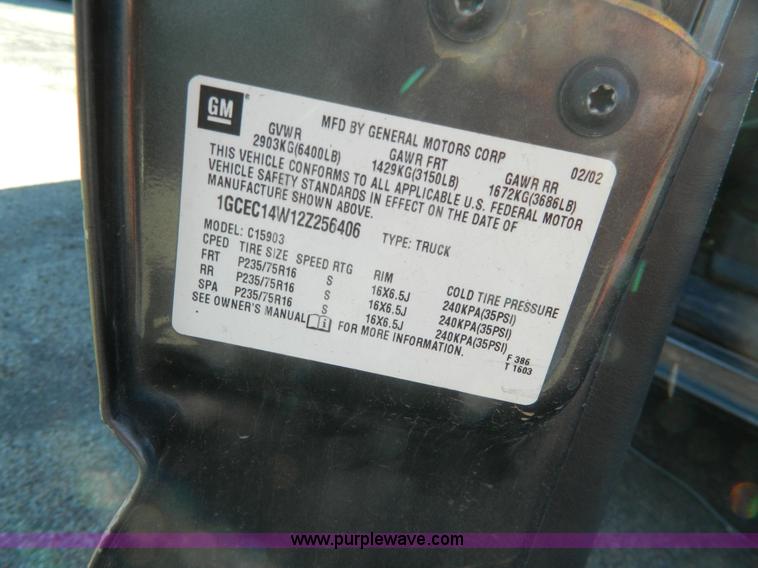 image for item G7696 2002 Chevrolet Silverado 1500 pickup truck