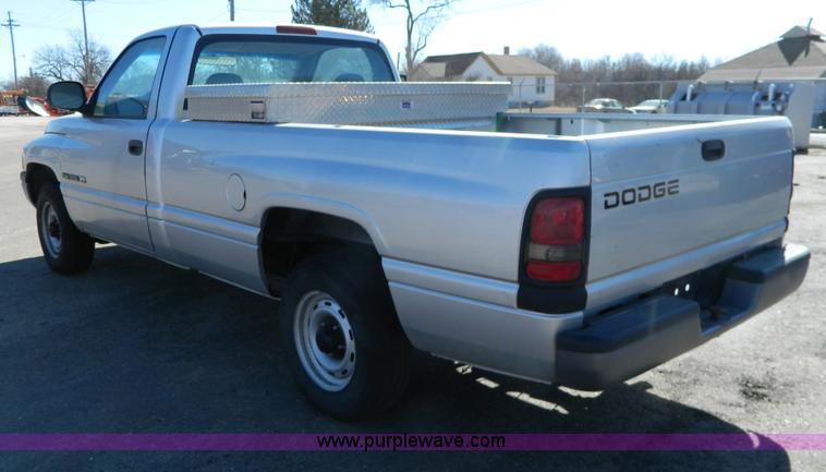 image for item G7697 2001 Dodge Ram 1500 pickup truck