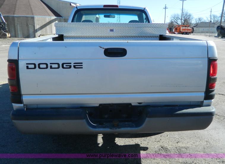 image for item G7697 2001 Dodge Ram 1500 pickup truck