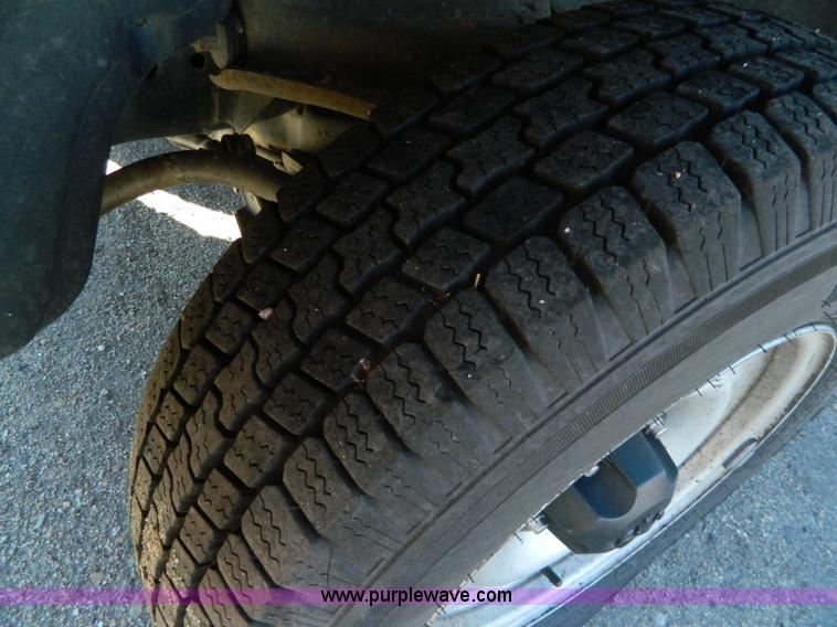 image for item G7697 2001 Dodge Ram 1500 pickup truck