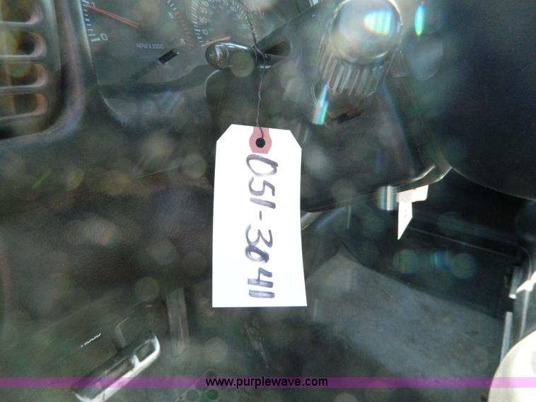 image for item G7697 2001 Dodge Ram 1500 pickup truck