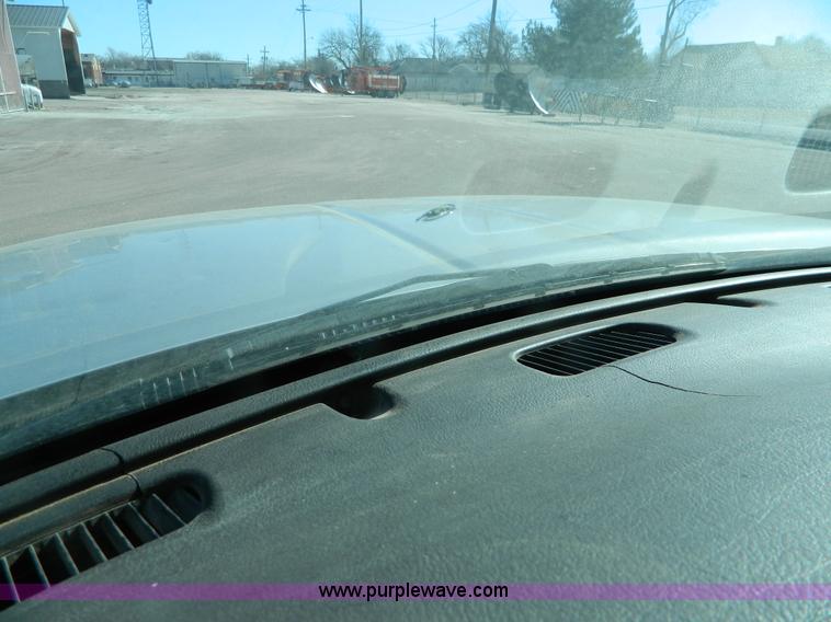 image for item G7697 2001 Dodge Ram 1500 pickup truck