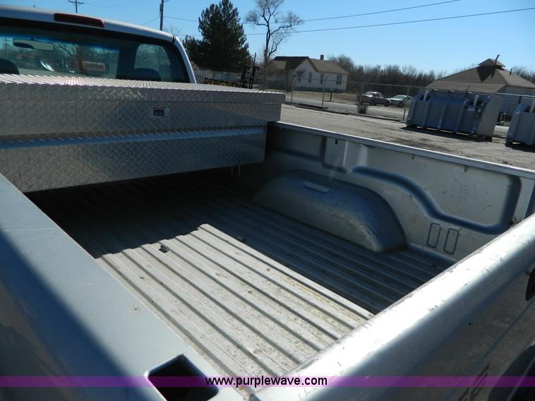 image for item G7697 2001 Dodge Ram 1500 pickup truck