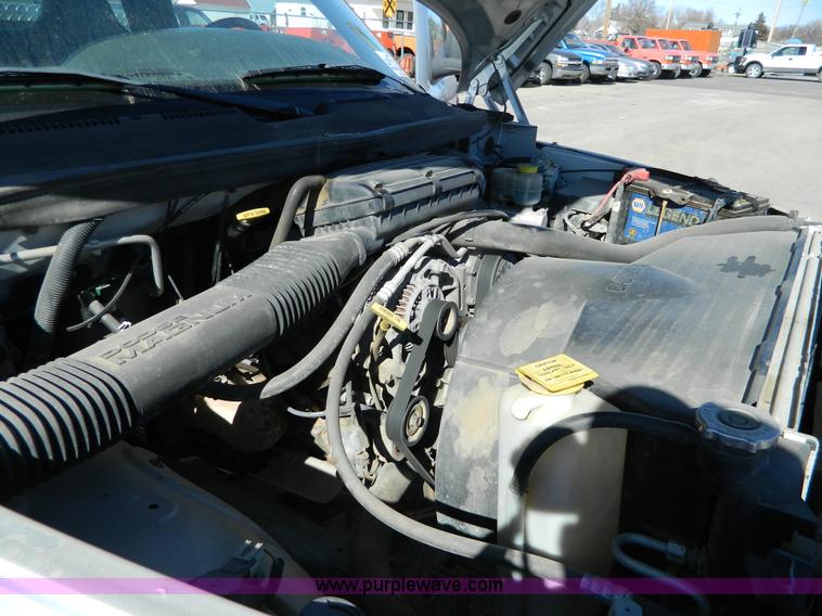 image for item G7697 2001 Dodge Ram 1500 pickup truck