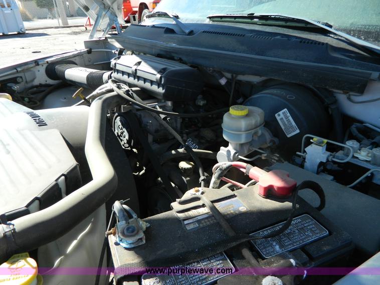 image for item G7697 2001 Dodge Ram 1500 pickup truck