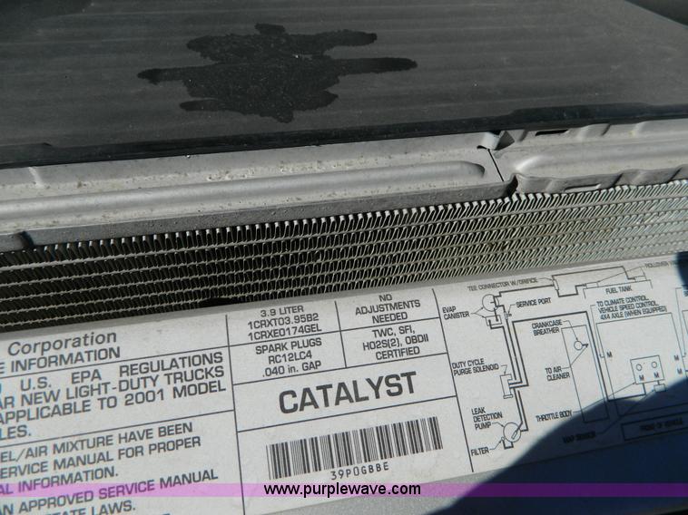 image for item G7697 2001 Dodge Ram 1500 pickup truck