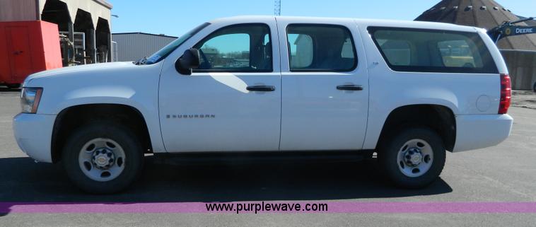 image for item G7698 2007 Chevrolet Suburban LT2500