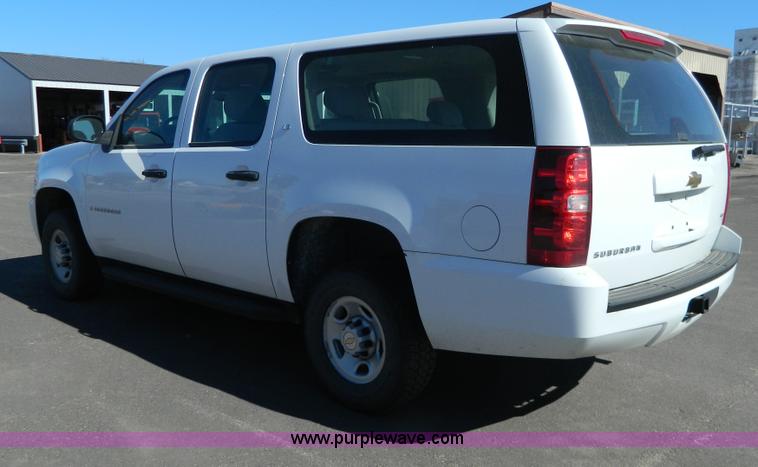 image for item G7698 2007 Chevrolet Suburban LT2500