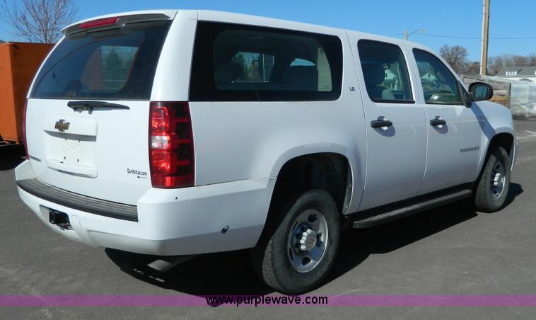 image for item G7698 2007 Chevrolet Suburban LT2500