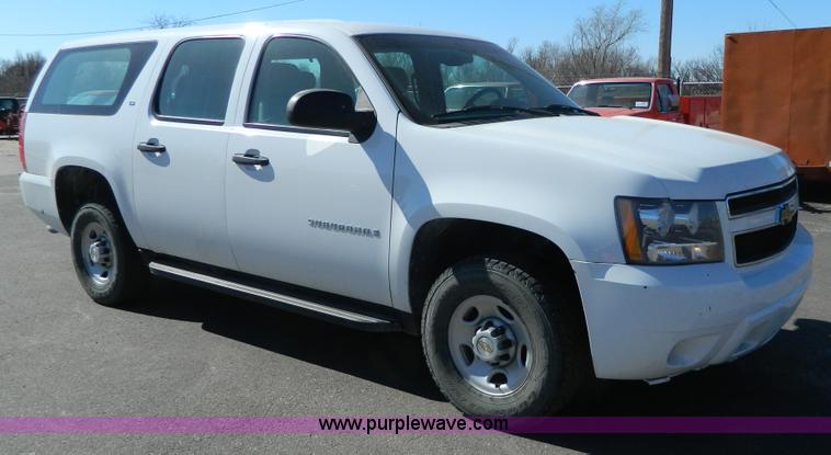 image for item G7698 2007 Chevrolet Suburban LT2500