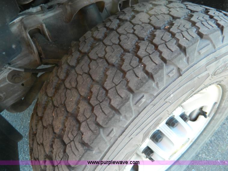 image for item G7698 2007 Chevrolet Suburban LT2500