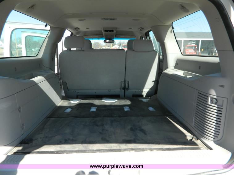 image for item G7698 2007 Chevrolet Suburban LT2500