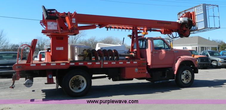 image for item G7700 1997 Ford F800 digger derrick truck