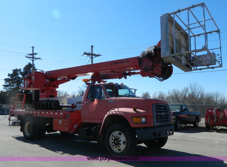 image for item G7700 1997 Ford F800 digger derrick truck