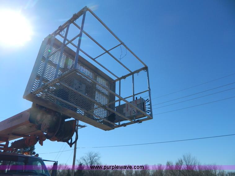 image for item G7700 1997 Ford F800 digger derrick truck