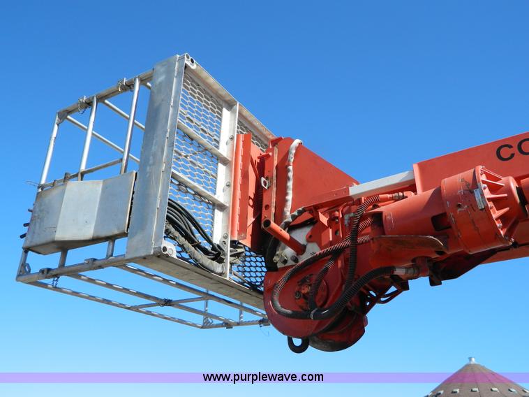 image for item G7700 1997 Ford F800 digger derrick truck