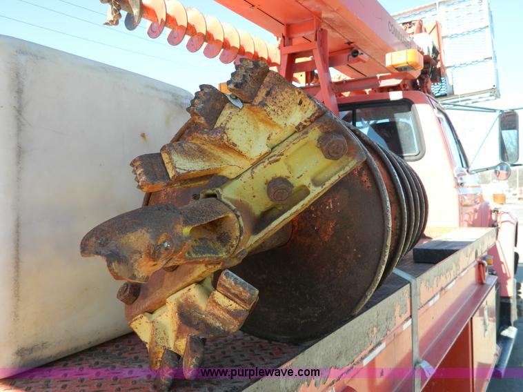 image for item G7700 1997 Ford F800 digger derrick truck