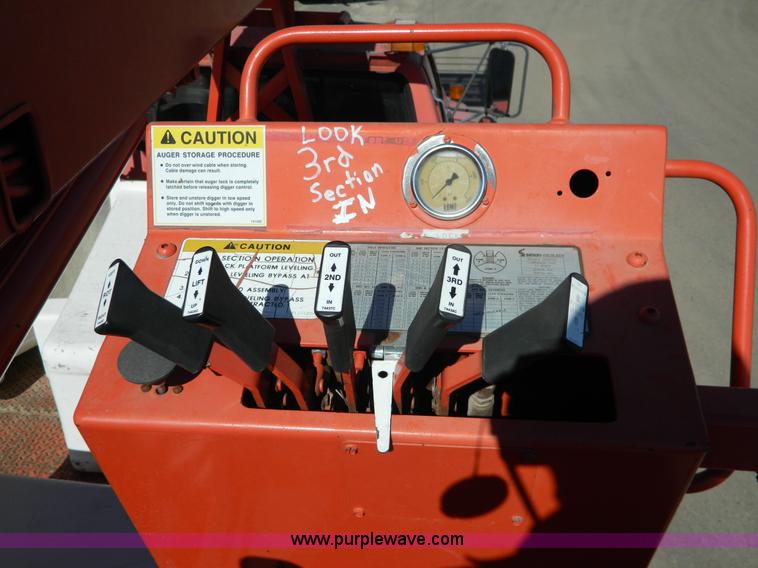 image for item G7700 1997 Ford F800 digger derrick truck