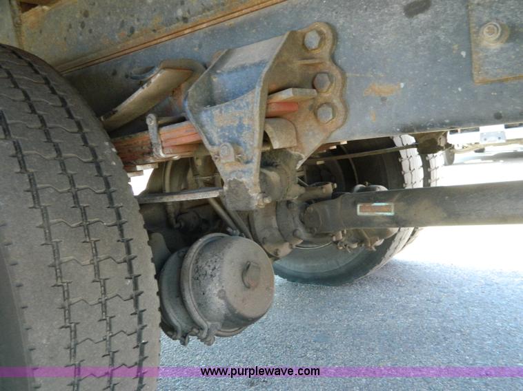 image for item G7700 1997 Ford F800 digger derrick truck