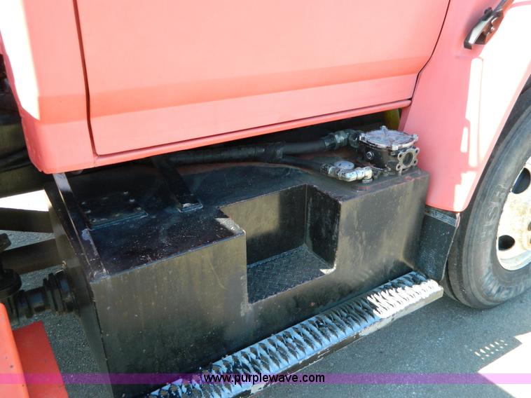 image for item G7700 1997 Ford F800 digger derrick truck