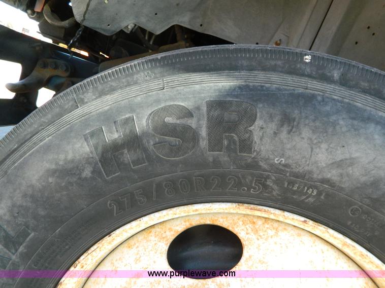 image for item G7700 1997 Ford F800 digger derrick truck