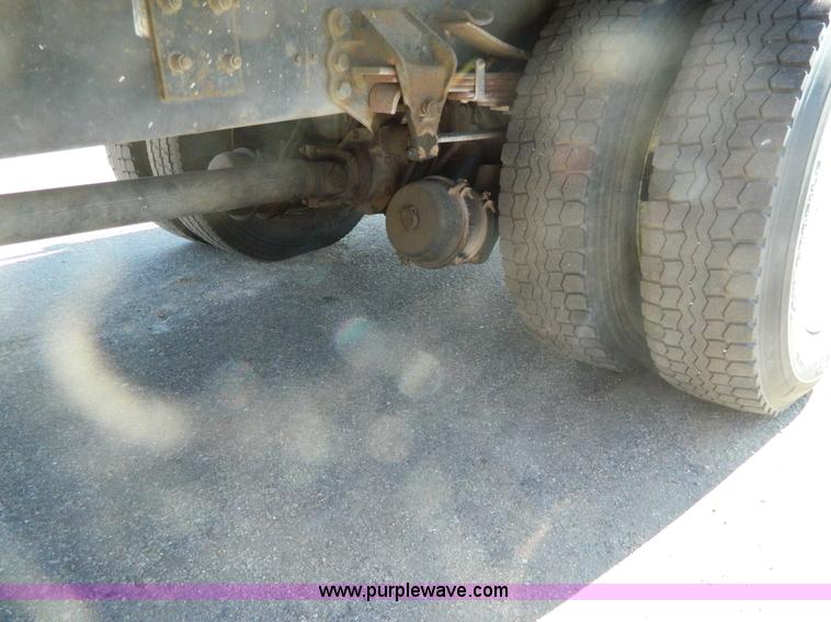 image for item G7700 1997 Ford F800 digger derrick truck