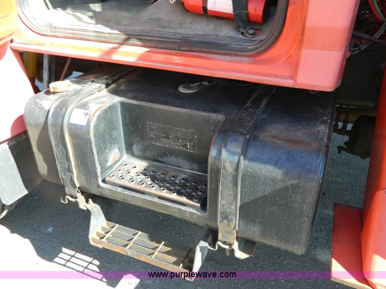 image for item G7700 1997 Ford F800 digger derrick truck