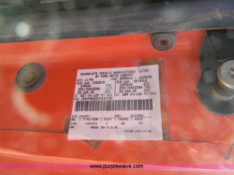 image for item G7700 1997 Ford F800 digger derrick truck