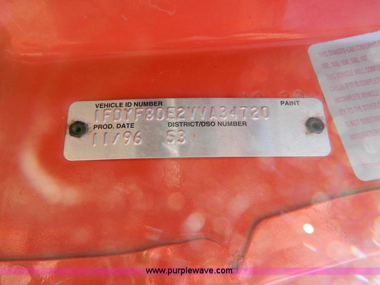 image for item G7700 1997 Ford F800 digger derrick truck