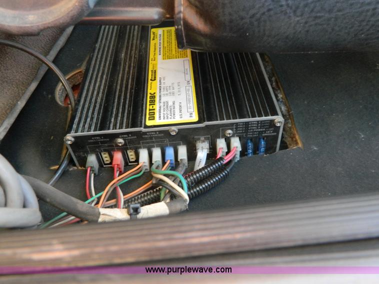 image for item G7700 1997 Ford F800 digger derrick truck