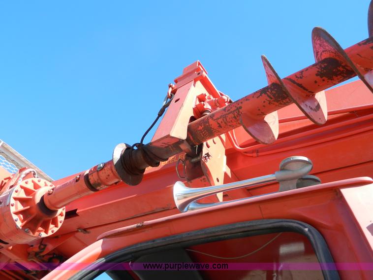 image for item G7700 1997 Ford F800 digger derrick truck