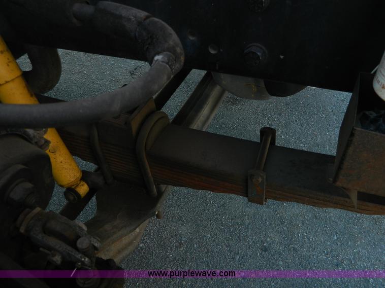 image for item G7700 1997 Ford F800 digger derrick truck