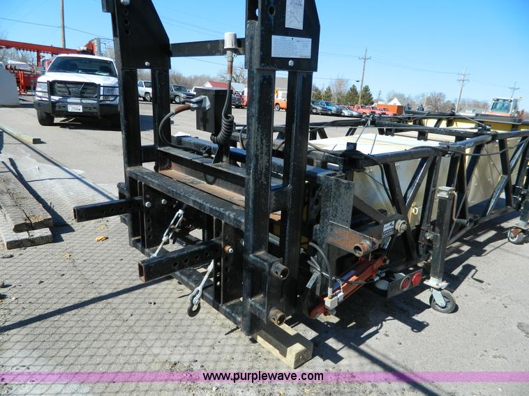 image for item G7701 1999 Enabs Safe-Stop crash attenuator