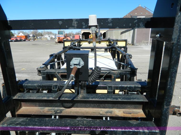 image for item G7701 1999 Enabs Safe-Stop crash attenuator