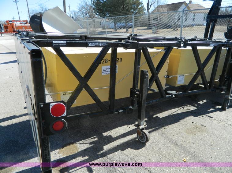 image for item G7701 1999 Enabs Safe-Stop crash attenuator