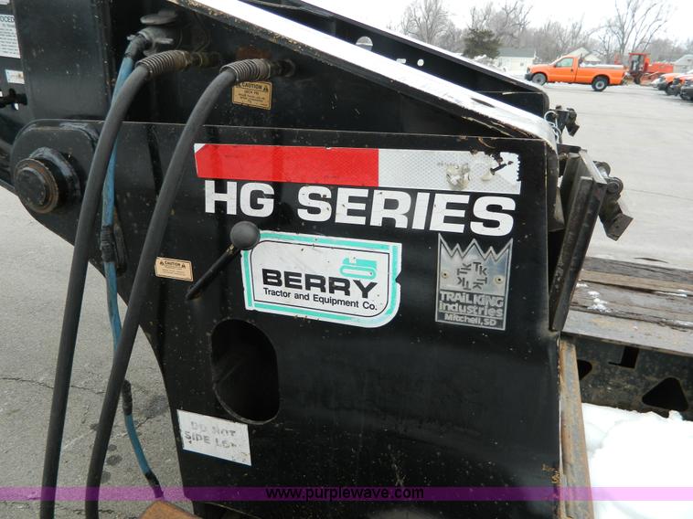 image for item G7706 2002 Trail King TK110HDG-483 triple axle lowboy trailer