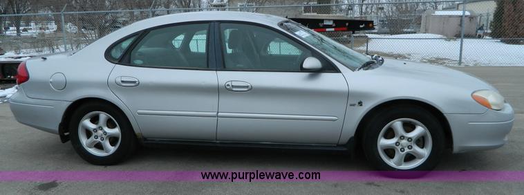 image for item G7707 2000 Ford Taurus SE