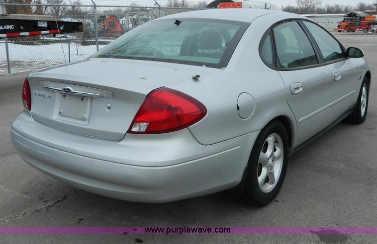 image for item G7707 2000 Ford Taurus SE