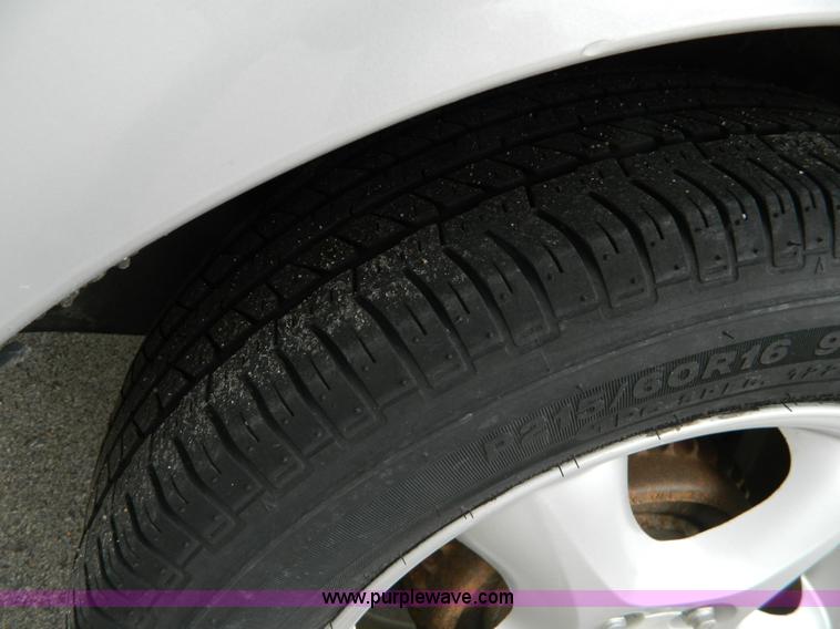 image for item G7707 2000 Ford Taurus SE