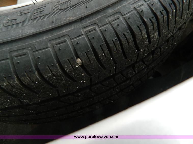 image for item G7707 2000 Ford Taurus SE