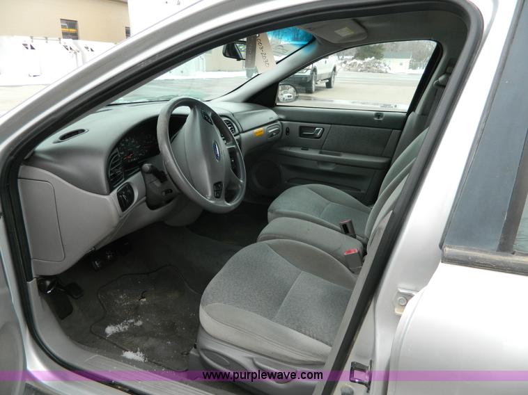 image for item G7707 2000 Ford Taurus SE