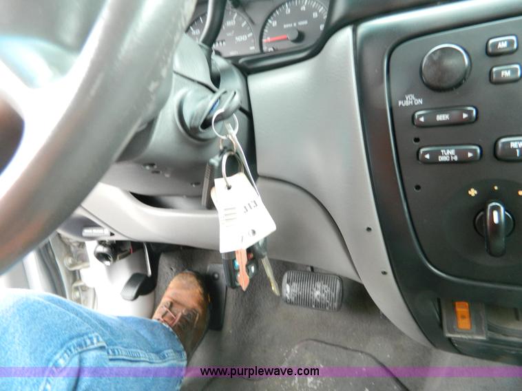 image for item G7707 2000 Ford Taurus SE